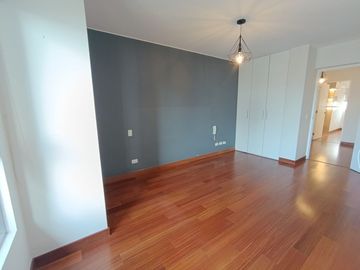 🏡✨¡Alquiler De Exclusivo Y Moderno Departamento Con Terraza En Miraflores✨🏡⁣ ⁣