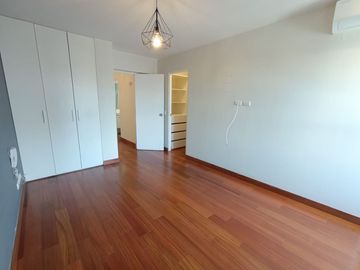 🏡✨¡Alquiler De Exclusivo Y Moderno Departamento Con Terraza En Miraflores✨🏡⁣ ⁣