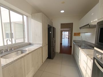 🏡✨¡Alquiler De Exclusivo Y Moderno Departamento Con Terraza En Miraflores✨🏡⁣ ⁣