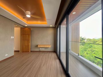 Brand New 7 Bedroom House and Lot with Swimming Pool in Multinational Village For Sale
