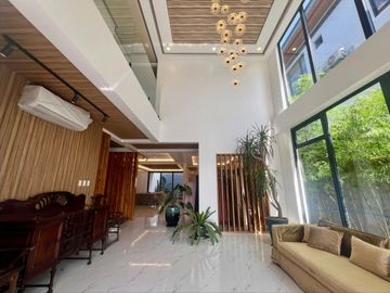 Brand New 7 Bedroom House and Lot with Swimming Pool in Multinational Village For Sale