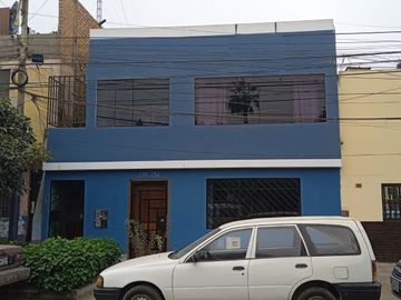 CASA EN VENTA FRENTE AL PARQUE COLONIAL CERCA DE MAKRO DE LA AV. FAUCETT Y COLONIAL EN EL CALLAO
