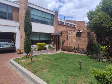 Excelente oportunidad de Vivenda ó Inversión, casa en Niza