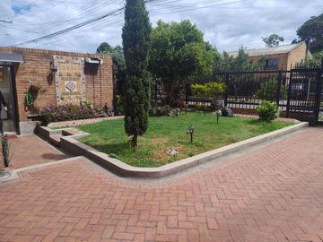 Excelente oportunidad de Vivenda ó Inversión, casa en Niza