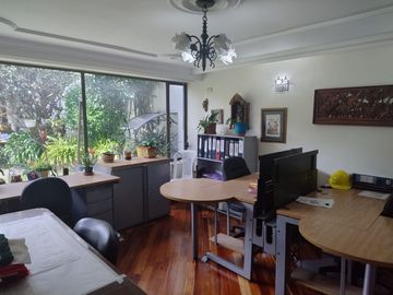 Excelente oportunidad de Vivenda ó Inversión, casa en Niza