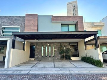 Casa de lujo en Fracc. Cumbres del Lago, Querétaro.