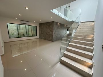Casa de lujo en Fracc. Cumbres del Lago, Querétaro.