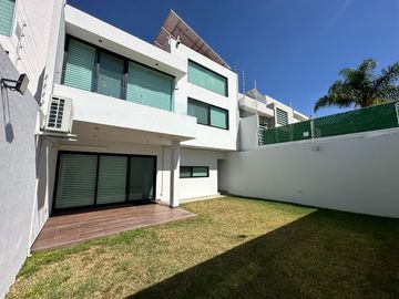 Casa de lujo en Fracc. Cumbres del Lago, Querétaro.