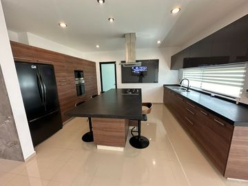 Casa de lujo en Fracc. Cumbres del Lago, Querétaro.