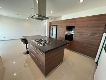Casa de lujo en Fracc. Cumbres del Lago, Querétaro.