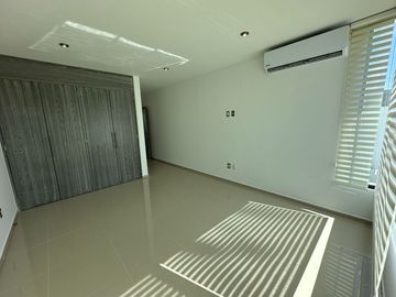 Casa de lujo en Fracc. Cumbres del Lago, Querétaro.