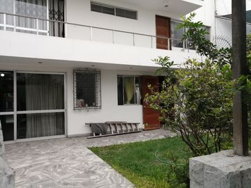 Oferta, bajó de precio ! Vendo casa en avenida Las Artes Nortes .San Borja