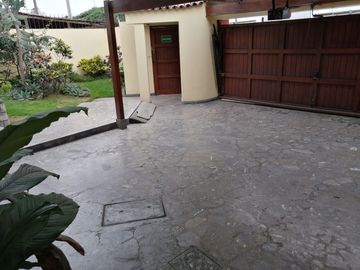 Oferta, bajó de precio ! Vendo casa en avenida Las Artes Nortes .San Borja