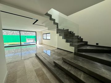 Casa con alberca en Fracc. La Espiga, Querétaro.