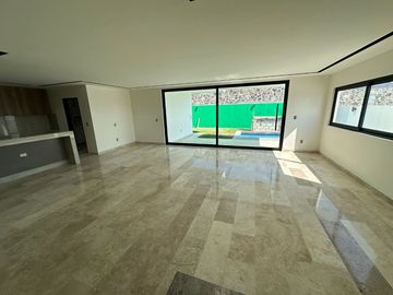 Casa con alberca en Fracc. La Espiga, Querétaro.