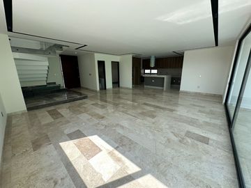 Casa con alberca en Fracc. La Espiga, Querétaro.
