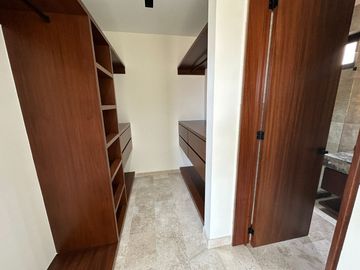 Casa con alberca en Fracc. La Espiga, Querétaro.