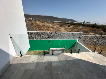 Casa con alberca en Fracc. La Espiga, Querétaro.