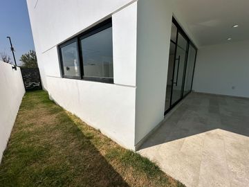 Casa con alberca en Fracc. La Espiga, Querétaro.
