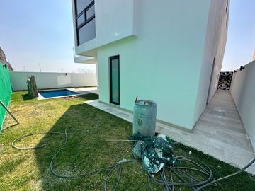 Casa con alberca en Fracc. La Espiga, Querétaro.