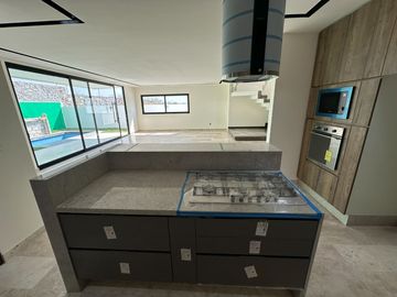 Casa con alberca en Fracc. La Espiga, Querétaro.