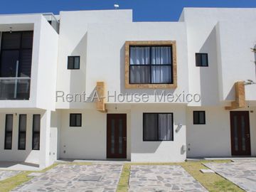 Renta de casa en Zibata