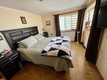 SE VENDE HERMOSA Y ACOGEDORA CASA CON PISCINA A PASOS DE LA ESTACIÓN SARGENTO ALDEA EN VILLA ALEMANA - V REGIÓN!
