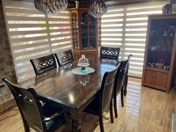 SE VENDE HERMOSA Y ACOGEDORA CASA CON PISCINA A PASOS DE LA ESTACIÓN SARGENTO ALDEA EN VILLA ALEMANA - V REGIÓN!