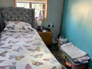 SE VENDE HERMOSA Y ACOGEDORA CASA CON PISCINA A PASOS DE LA ESTACIÓN SARGENTO ALDEA EN VILLA ALEMANA - V REGIÓN!