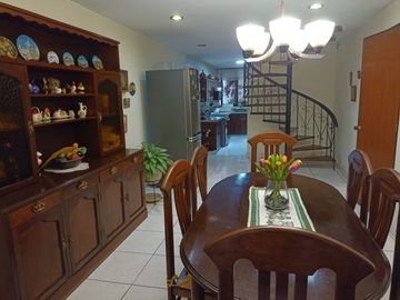 Acogedora Casa en VENTA en Surco con excelentes acabados🏡