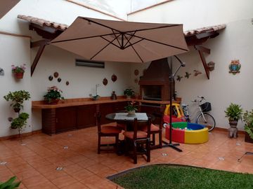 Acogedora Casa en VENTA en Surco con excelentes acabados🏡