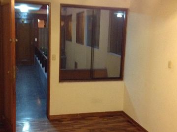 SURQQUILLO, BARRIO MEDICO, VENTA DEPARTAMENTO 2DO PISO