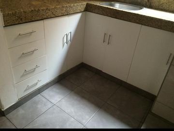 SURQQUILLO, BARRIO MEDICO, VENTA DEPARTAMENTO 2DO PISO
