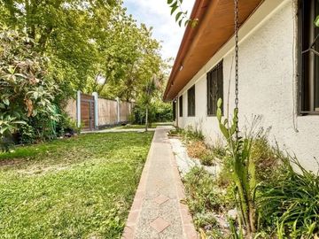 EN VENTA LINDA CASA EN LA REINA