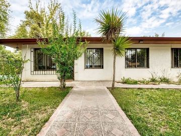 EN VENTA LINDA CASA EN LA REINA