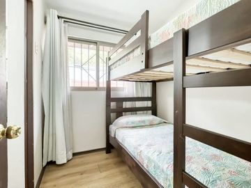 EN VENTA LINDA CASA EN LA REINA