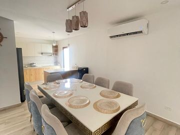 Casa Amoblada en Alquiler - Urbanización Manta Tenis