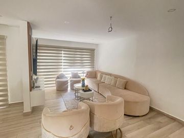 Casa Amoblada en Alquiler - Urbanización Manta Tenis