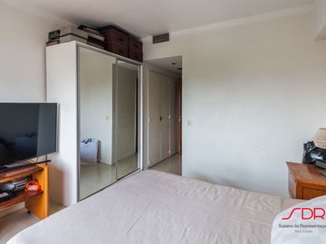 Impecable Piso Muy Luminoso con Cochera Fija - Palermo Chico