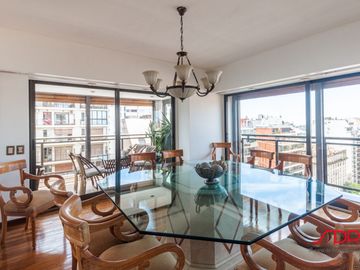 Impecable Piso Muy Luminoso con Cochera Fija - Palermo Chico