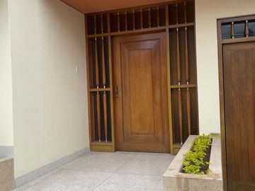 Surco amplia casa cerca Av. Caminos del Inca / Benavides