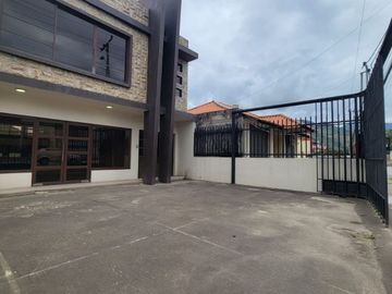 VENTA DE CASA COMERCIAL