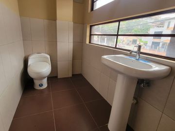 VENTA DE CASA COMERCIAL