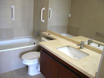 EXCELENTE DEPARTAMENTO, CHILE ESPAÑA/IRARRAZAVAL, ÑUÑOA, 1D, 1B, ESTACIONAMIENTO, BODEGA Y PISCINA, A PASOS DEL METRO