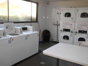 EXCELENTE DEPARTAMENTO, CHILE ESPAÑA/IRARRAZAVAL, ÑUÑOA, 1D, 1B, ESTACIONAMIENTO, BODEGA Y PISCINA, A PASOS DEL METRO