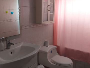 SE vende o arrienda casa de 5 dormitorios en Linares
