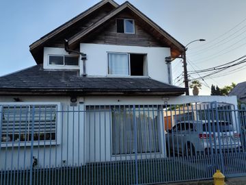 SE vende o arrienda casa de 5 dormitorios en Linares