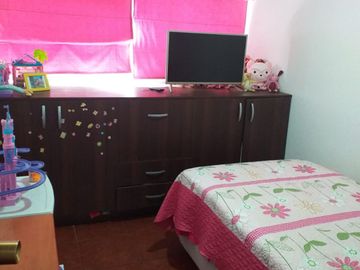 SE vende o arrienda casa de 5 dormitorios en Linares