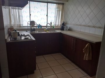 SE vende o arrienda casa de 5 dormitorios en Linares