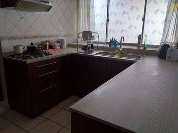 SE vende o arrienda casa de 5 dormitorios en Linares